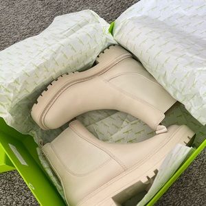 Sam Edelman Chelsea Laguna Boot in Modern Ivory Size 6.5